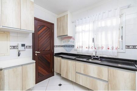 12_photo/94dce1facb.4a782679eeb82acf-ATLAS-d281deab-600e-42ee-b9c2-4684970335f9.jpg de casa à venda com 3 quartos, 126m² em Orleans, Curitiba