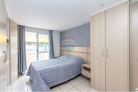 13_photo/94dce1facb.4a782679eeb82acf-ATLAS-fac90446-9595-44ff-9c99-6a8d1588a1b2.jpg de casa à venda com 3 quartos, 126m² em Orleans, Curitiba