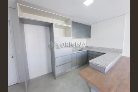 2_photo/94dce21521.890d3ce7bafcefbd-ATLAS-f0aa648b-e98a-46e3-8e2a-9d57ca52fc68.jpg de casa à venda com 3 quartos, 333m² em Cidade Industrial de Curitiba, Curitiba