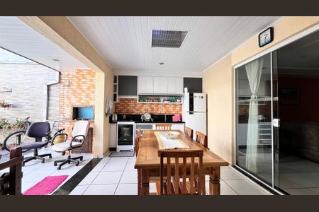 9_photo/94dce215d9.ceff8192393c33de-ATLAS-ae5e7f67-e30e-4a46-8946-aed7bb8ec5ee.jpg de casa à venda com 4 quartos, 153m² em Cidade Industrial de Curitiba, Curitiba