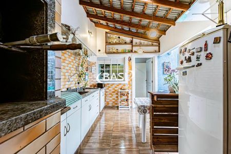 4_photo/94dce215fb.dfcade110a103505-ATLAS-e21443bc-a78c-40e9-a025-921e08934e9c.jpg de casa à venda com 3 quartos, 140m² em Cidade Industrial de Curitiba, Curitiba