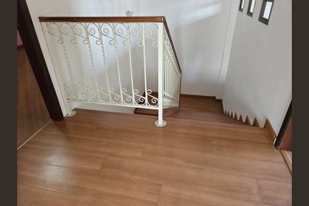 4_photo/94dce216a9.7a69ff73eb43ff8d-ATLAS-f7efdbfb-cb3c-42a4-bd02-57fcc33f0a3a.jpg de casa à venda com 7 quartos, 370m² em Cidade Industrial de Curitiba, Curitiba