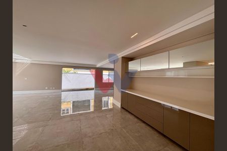 12_photo/94dce216c7.7a37549eceeba21f-ATLAS-677f2fcf-49d4-41dc-ad68-9b43d4d66e87.jpg de casa de condomínio à venda com 4 quartos, 835m² em Cidade Industrial de Curitiba, Curitiba