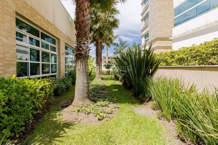 3_photo/94dce2189d.92962df0b75f5906-ATLAS-102a7edf-eceb-4628-9b30-8c1e3dce8a8f.jpg de apartamento à venda com 3 quartos, 182m² em Campo Comprido, Curitiba