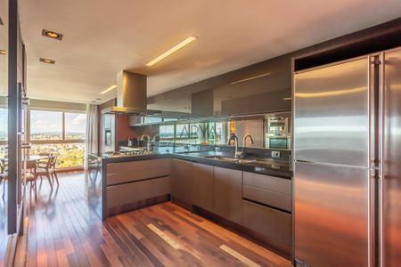 10_photo/94dce218b5.2b9cc8de2dd4deea-ATLAS-37e625c9-fa95-42eb-a2e6-c7fe4408c12a.jpg de apartamento à venda com 4 quartos, 266m² em Cidade Industrial de Curitiba, Curitiba