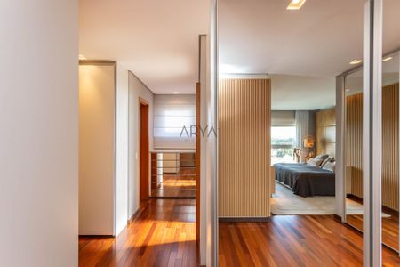 31_photo/94dce218b5.2b9cc8de2dd4deea-ATLAS-ec047a5d-e331-4b46-a42d-ce8bc4efcb4f.jpg de apartamento à venda com 4 quartos, 266m² em Cidade Industrial de Curitiba, Curitiba