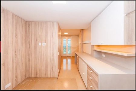 5_photo/94dce218cd.387fac3a7e9151da-ATLAS-cf6c7249-94e2-4bc4-8a56-3c3a666faf3d.jpg de apartamento à venda com 4 quartos, 431m² em Cidade Industrial de Curitiba, Curitiba