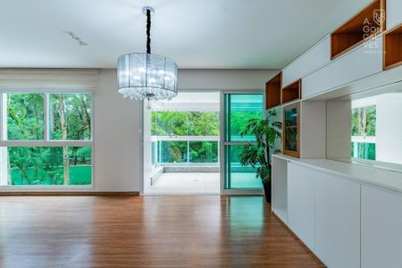 4_photo/94dce218d9.ce9eeab866d073c5-ATLAS-215de372-6fd0-4f8e-bb54-f5210de89cd8.jpg de apartamento à venda com 3 quartos, 175m² em Campina do Siqueira, Curitiba