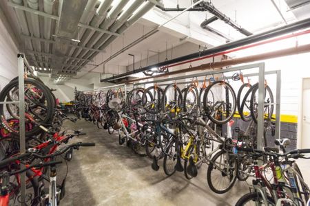 5_photo/94dce218df.4afd1cef442a9852-ATLAS-20c038cb-f1c8-40a0-852a-e856be35652c.jpg de apartamento para alugar com 2 quartos, 69m² em Campo Comprido, Curitiba