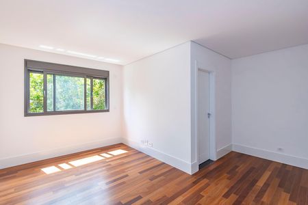 3_photo/94dce21c1d.cc80a849dbb3670d-ATLAS-e269ecc3-e97c-4415-ab0d-059f5ce808bc.jpg de apartamento à venda com 4 quartos, 320m² em Cidade Industrial de Curitiba, Curitiba