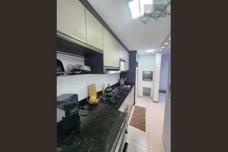 3_photo/94dce21c2d.bcf4ad1cb8849842-ATLAS-c8c4f1f3-9de4-43aa-a90f-9f7cc8cb229a.jpg de apartamento à venda com 3 quartos, 65m² em Cidade Industrial de Curitiba, Curitiba