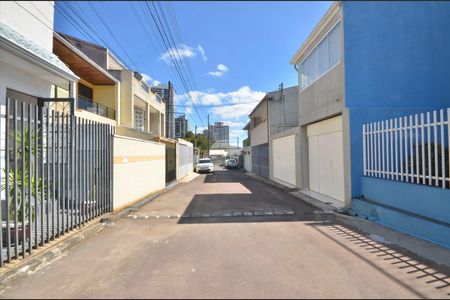 3_photo/94dce21c2d.cfe5b2842e834dd4-ATLAS-52a437ac-0c0f-458c-bfed-2fbf50d7d946.jpg de casa à venda com 3 quartos, 170m² em Cidade Industrial de Curitiba, Curitiba