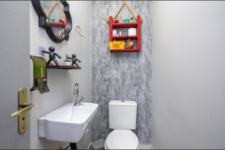 2_photo/94dce21d17.4cea1a0b3f6bbd2f-ATLAS-0cad3880-26c8-4d1e-9caf-9e7a163172bd.jpg de casa à venda com 4 quartos, 190m² em Cidade Industrial de Curitiba, Curitiba