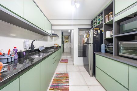 24_photo/94dce21d17.4cea1a0b3f6bbd2f-ATLAS-4c383f48-b06b-48ac-acb4-42eec4adc612.jpg de casa à venda com 4 quartos, 190m² em Cidade Industrial de Curitiba, Curitiba