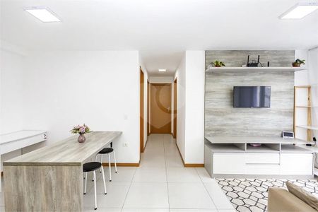 11_photo/94dce21d8f.d860d137df15aeab-ATLAS-6142413a-0e97-4d51-ac97-e69c5a4d413c.jpg de apartamento à venda com 0 quarto, 70m² em Cidade Industrial de Curitiba, Curitiba