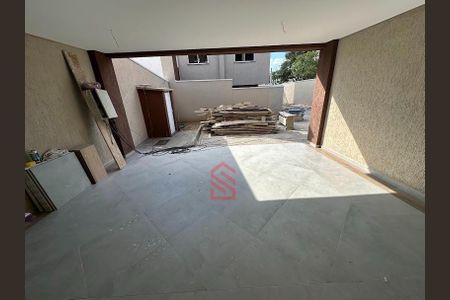 2_photo/94dce21da9.02ce7c68b93a2f49-ATLAS-24acedd8-c1b5-42e3-beda-d00ce83ec6d8.jpg de casa à venda com 3 quartos, 147m² em Cidade Industrial de Curitiba, Curitiba