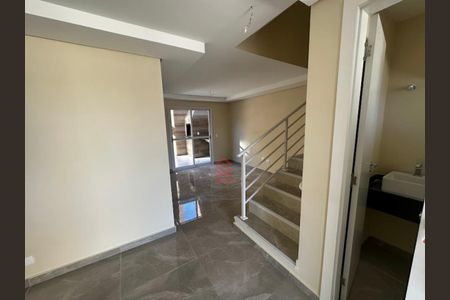 10_photo/94dce21da9.563c37b6b1d5a9f6-ATLAS-e4fb26ec-8564-46d3-b1c0-8e2f8f3b7930.jpg de casa à venda com 3 quartos, 158m² em Cidade Industrial de Curitiba, Curitiba