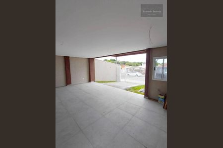 2_photo/94dce21da9.563c37b6b1d5a9f6-ATLAS-f6d1b9f5-26c6-492f-addc-04ec6ca7f4c4.jpg de casa à venda com 3 quartos, 158m² em Cidade Industrial de Curitiba, Curitiba
