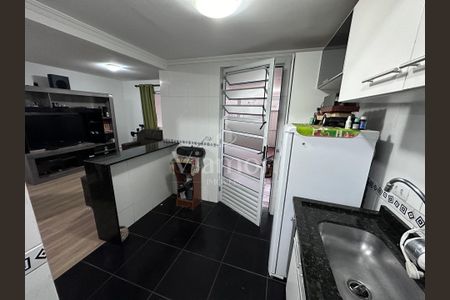 7_photo/94dce21e47.df2406aa61ba3211-ATLAS-0200c417-1a7a-433f-9e80-08e288eec603.jpg de casa à venda com 3 quartos, 132m² em Cidade Industrial de Curitiba, Curitiba