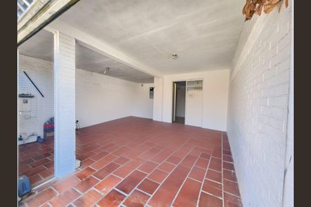 2_photo/94dce21e4d.fe96b63aec789ef1-ATLAS-57d00d09-dbee-4838-a2fe-4ed13a9c47bc.jpg de casa à venda com 3 quartos, 122m² em Cidade Industrial de Curitiba, Curitiba