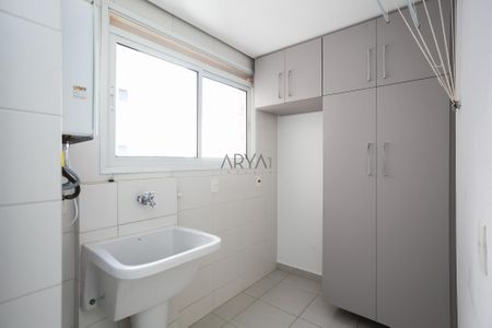 26_photo/94dce21f2d.b41e04bfe91fe85c-ATLAS-61b36710-5bc0-499d-849e-3b1ef58afbf9.jpg de apartamento à venda com 3 quartos, 131m² em Cidade Industrial de Curitiba, Curitiba