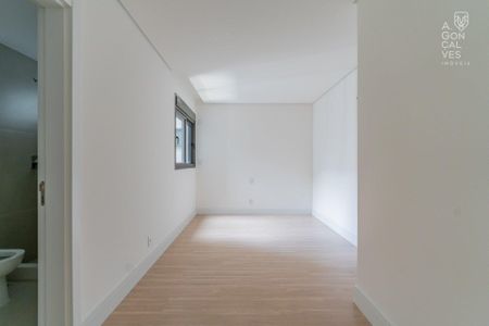 10_photo/94dce22031.3d2e47a30fc84bc4-ATLAS-19e04eb8-eac5-4f57-b970-c69f10092a92.jpg de apartamento à venda com 3 quartos, 193m² em Orleans, Curitiba