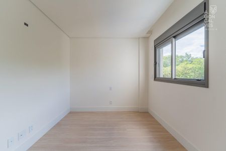 10_photo/94dce22031.b2c4411bb932ff42-ATLAS-bb21ea92-efe7-4114-b30e-4e1488b28c93.jpg de apartamento à venda com 3 quartos, 193m² em Orleans, Curitiba