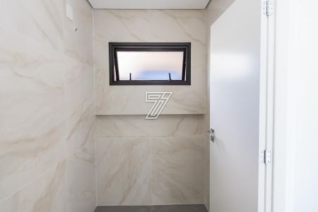 5_photo/94dce2210f.25e705a1d78ac7d4-ATLAS-9d8dbfb5-b500-4e4f-ae17-24b0017935b3.jpg de casa à venda com 3 quartos, 284m² em Campo Comprido, Curitiba