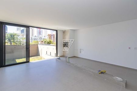 8_photo/94dce2210f.25e705a1d78ac7d4-ATLAS-eee23cf8-b985-433e-996c-76ec26d38dfe.jpg de casa à venda com 3 quartos, 284m² em Campo Comprido, Curitiba