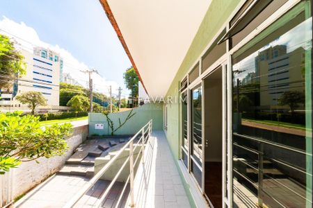 14_photo/94dce22113.b5df9968f2b080bf-ATLAS-43a40219-ea1f-48ea-b057-9ad4b4ba254a.jpg de casa à venda com 3 quartos, 150m² em Mossunguê, Curitiba