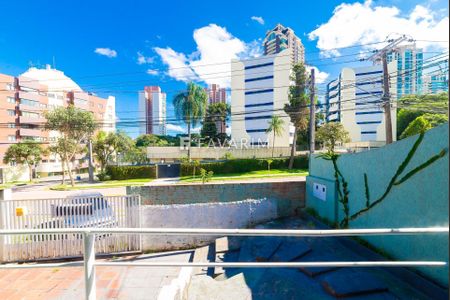 26_photo/94dce22113.b5df9968f2b080bf-ATLAS-85b14e86-14c9-4b6f-ab5e-3c9b4a01e036.jpg de casa à venda com 3 quartos, 150m² em Mossunguê, Curitiba