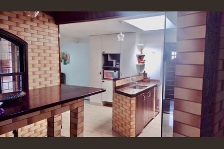 2_photo/94dce22119.4cea1a0b3f6bbd2f-ATLAS-25d2de5e-226c-4b62-a7b3-c797718b7f1c.jpg de casa à venda com 3 quartos, 350m² em Campo Comprido, Curitiba