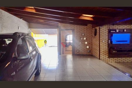 5_photo/94dce22119.4cea1a0b3f6bbd2f-ATLAS-3723c853-e053-4274-bbee-77fe0c6cecdb.jpg de casa à venda com 3 quartos, 350m² em Campo Comprido, Curitiba