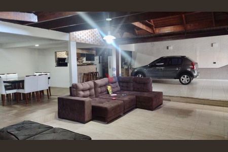 6_photo/94dce22119.4cea1a0b3f6bbd2f-ATLAS-3db6ca6d-fe8c-40bc-91ec-5d3f2e110da8.jpg de casa à venda com 3 quartos, 350m² em Campo Comprido, Curitiba