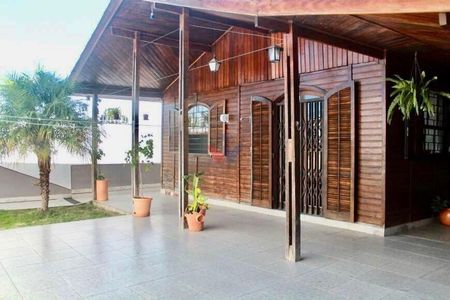 12_photo/94dce22119.4cea1a0b3f6bbd2f-ATLAS-a9683110-239f-42ca-8bae-f9b845fcd5fe.jpg de casa à venda com 3 quartos, 350m² em Campo Comprido, Curitiba