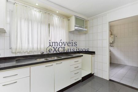 5_photo/94dce22129.82dfd85ef928e01e-ATLAS-38e4253a-181d-4f27-bedd-810cc6093921.jpg de casa à venda com 3 quartos, 360m² em Mossunguê, Curitiba