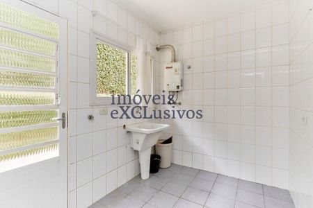 8_photo/94dce22129.82dfd85ef928e01e-ATLAS-5bf17f81-5de8-4f44-bd52-c38700d2fcf8.jpg de casa à venda com 3 quartos, 360m² em Mossunguê, Curitiba