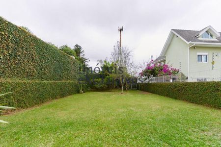 7_photo/94dce22129.82dfd85ef928e01e-ATLAS-c0405f89-8ec1-42b3-ac30-1155bd81d2ae.jpg de casa à venda com 3 quartos, 360m² em Mossunguê, Curitiba