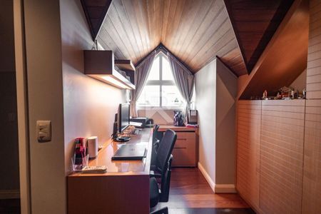 3_photo/94dce2212d.88f618eb98f23ff7-ATLAS-22a8b9b8-181d-4c1e-956e-c433bdeb2308.jpg de casa à venda com 3 quartos, 220m² em Campo Comprido, Curitiba