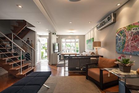 5_photo/94dce2212d.88f618eb98f23ff7-ATLAS-271c4a5d-af7a-47de-afc5-bb9f367e2b2a.jpg de casa à venda com 3 quartos, 220m² em Campo Comprido, Curitiba