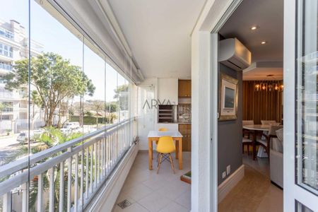 7_photo/94dce2213f.d031b42f62b3eba8-ATLAS-93ab6243-e156-4a6d-83e2-df610cf37eba.jpg de apartamento à venda com 3 quartos, 106m² em Campo Comprido, Curitiba