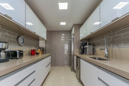 13_photo/94dce2218f.00b3d90f26d21439-ATLAS-e79a57a8-b7d3-40f8-b5a2-6f32951589ce.jpg de apartamento à venda com 3 quartos, 184m² em Campo Comprido, Curitiba