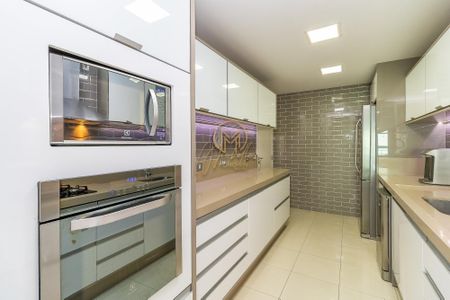 11_photo/94dce2218f.e96dfb5efb183c1f-ATLAS-2430cc9b-da69-4379-be02-618d95a35c9f.jpg de apartamento para alugar com 3 quartos, 185m² em Campo Comprido, Curitiba