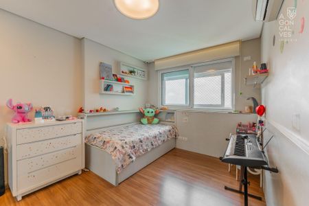 8_photo/94dce221e5.a26d755a73a75b15-ATLAS-2ad3be44-ca41-450d-81e6-a29472d72290.jpg de apartamento para alugar com 3 quartos, 228m² em Mossunguê, Curitiba