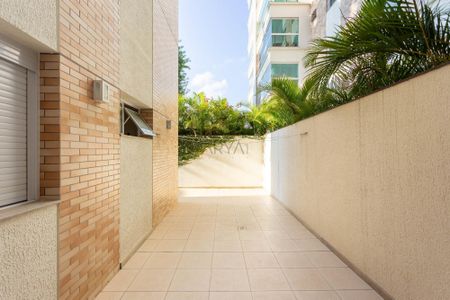 9_photo/94dce221e9.fc55ab511d367420-ATLAS-5eff590d-2b7c-4cbe-b2ff-b975573f9d47.jpg de apartamento à venda com 3 quartos, 240m² em Campina do Siqueira, Curitiba