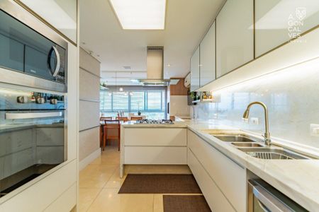 25_photo/94dce221f1.1f323a2c858df8fc-ATLAS-5a1f16fa-e86a-4799-8db1-0a1ffb6f8688.jpg de apartamento à venda com 3 quartos, 266m² em Cidade Industrial de Curitiba, Curitiba