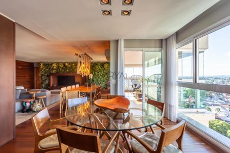 15_photo/94dce221f1.2b9cc8de2dd4deea-ATLAS-ad27acc8-14e1-4bac-b54f-4d3e2b813d0e.jpg de apartamento à venda com 4 quartos, 266m² em Cidade Industrial de Curitiba, Curitiba