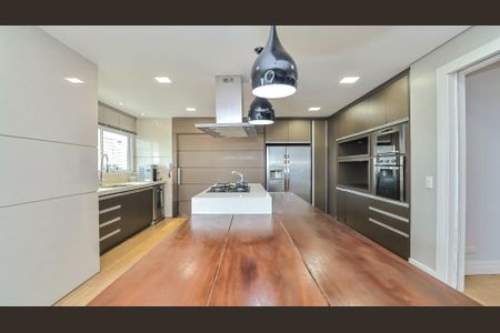 13_photo/94dce221f1.7ab8e9381c56adf6-ATLAS-233a4e0b-eb8a-4306-a8b9-71f7aab6a9b6.jpg de apartamento para alugar com 4 quartos, 228m² em Cidade Industrial de Curitiba, Curitiba