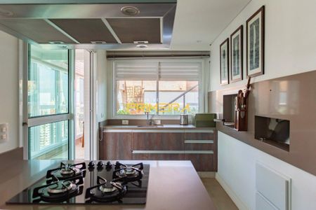 8_photo/94dce22205.a92b4b06350bfbab-ATLAS-3ffec876-ab42-4a49-b1bb-93cf22c96ce4.jpg de apartamento à venda com 3 quartos, 348m² em Campina do Siqueira, Curitiba