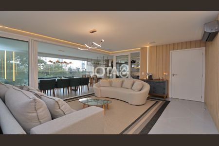 3_photo/94dce2223d.1fbd758df7c3f031-ATLAS-ccb6a785-42af-43df-bd51-eafa03f0db4f.jpg de apartamento para alugar com 4 quartos, 260m² em Ecoville, Curitiba